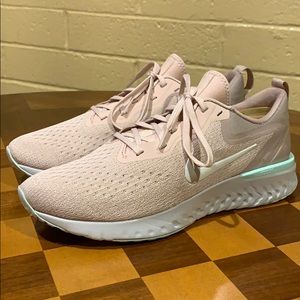 Nike Epic React Flyknit Womens